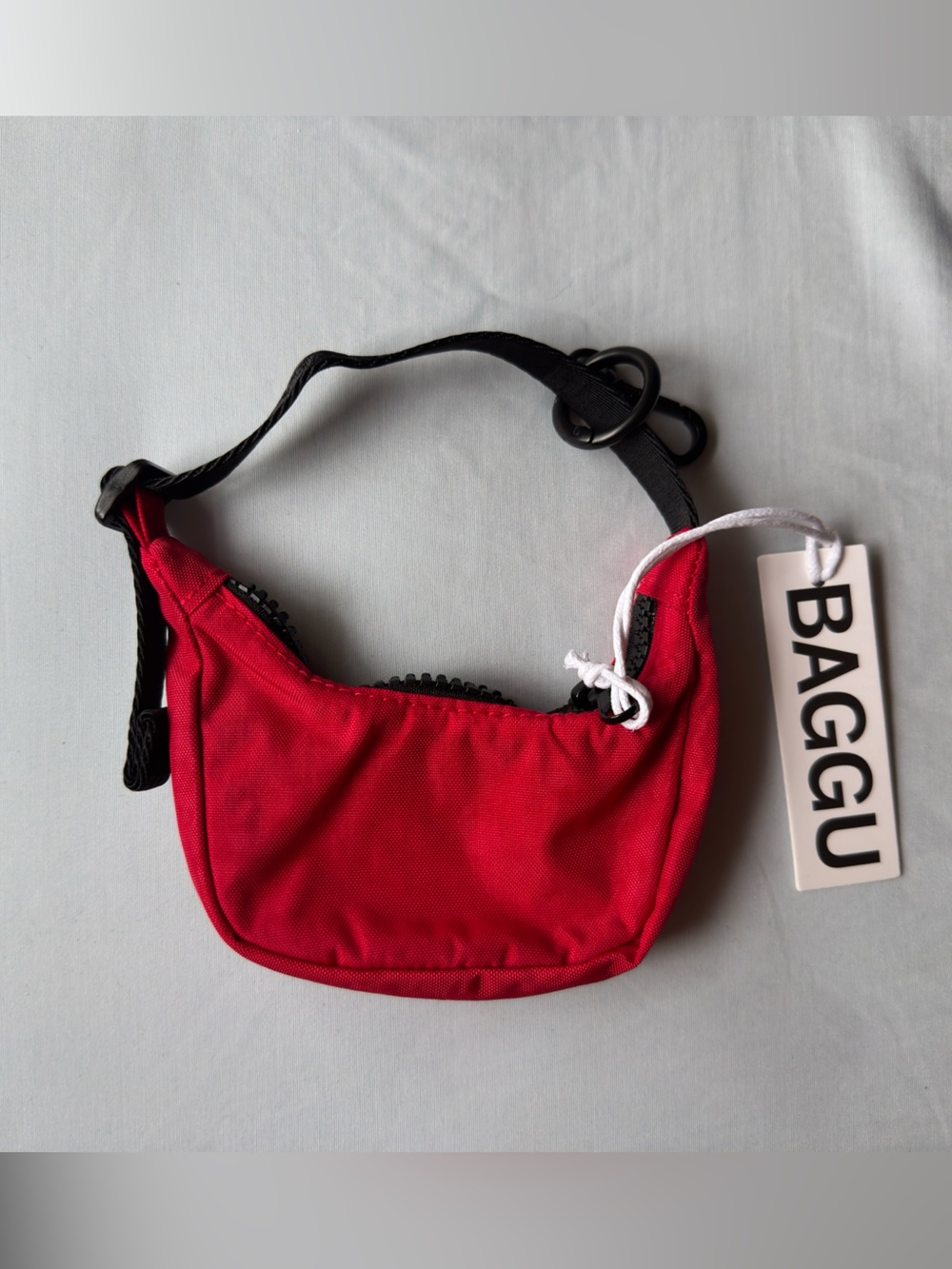 BAGGU Red Mini Crescent Keychain